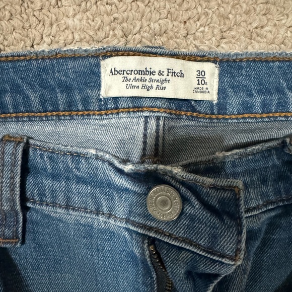 Abercrombie Jeans - Picture 1 of 2